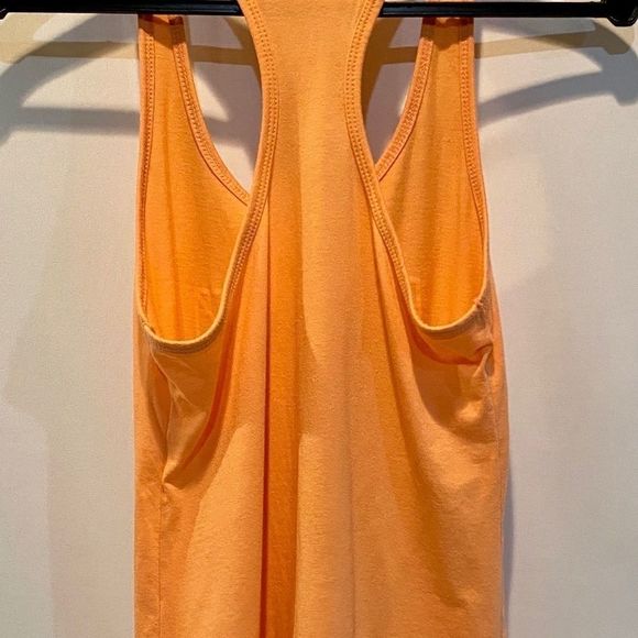 Muscle box racer back workout tee - Picture 3 of 4